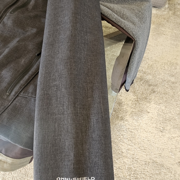 Columbia Omni-Shield Waterproof Jacket - Picture 5 of 6